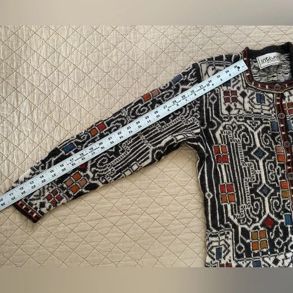 Peruvian Alpaca Wool Cardigan Sweater  by Intiwara - Tribal Geometric Pattern - Picture 9 of 10